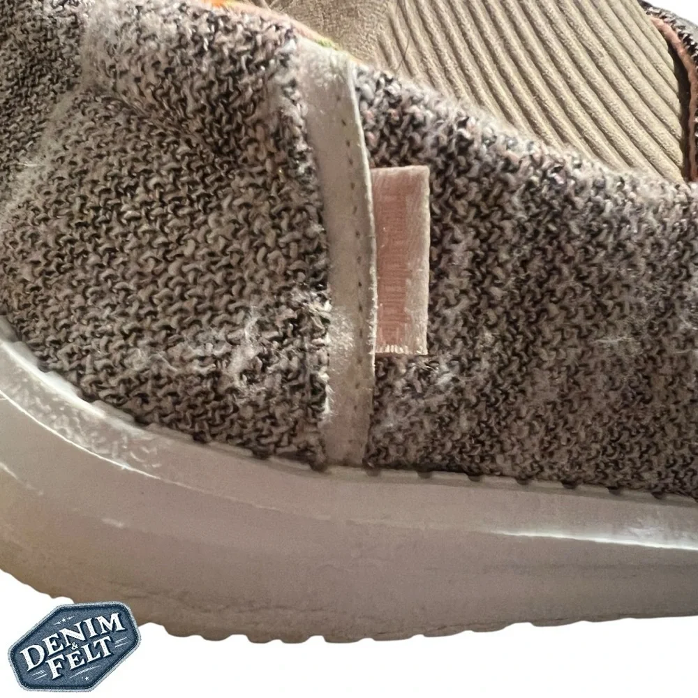 Hey Dude Girls/Youth White/Brown‎ WENDY STRETCH - PEACH BUD Slip-On Shoes
